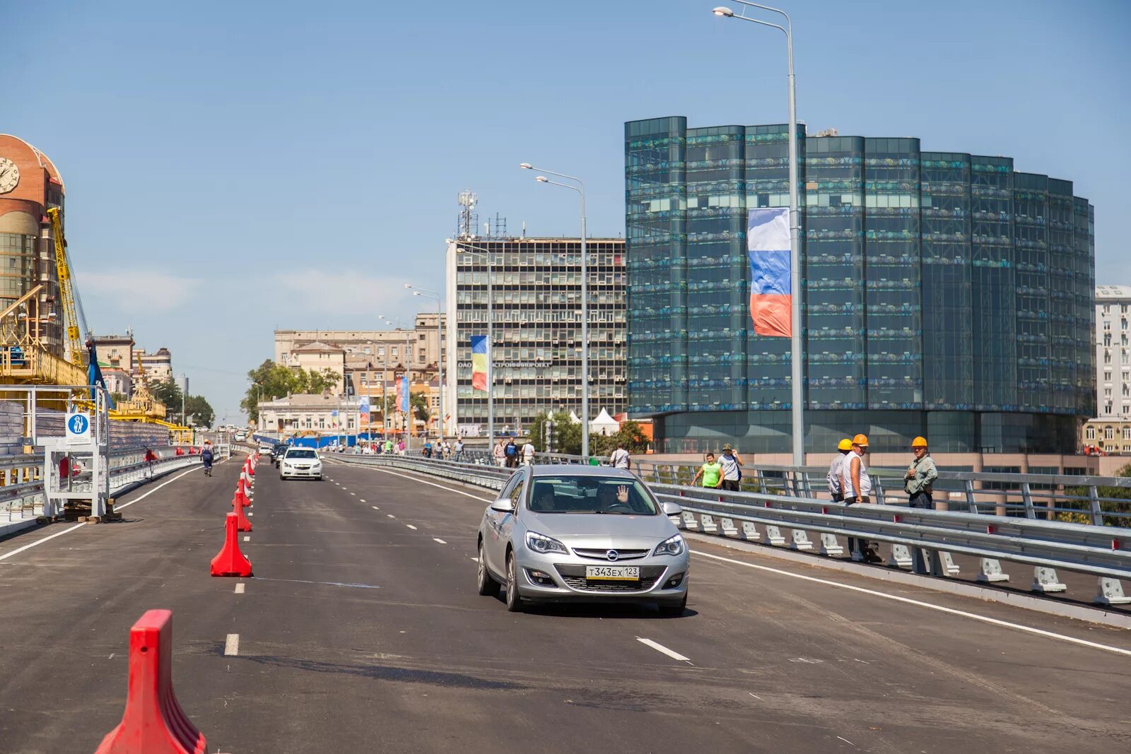 Въезд в ростов на дону сегодня. Ворошиловский мост в Ростове-на-Дону. Ростов на Дону въезд в город Ворошиловский мост. Въезд в Ростов с Ворошиловского моста. Реверсивное движение в Ростове на Дону.