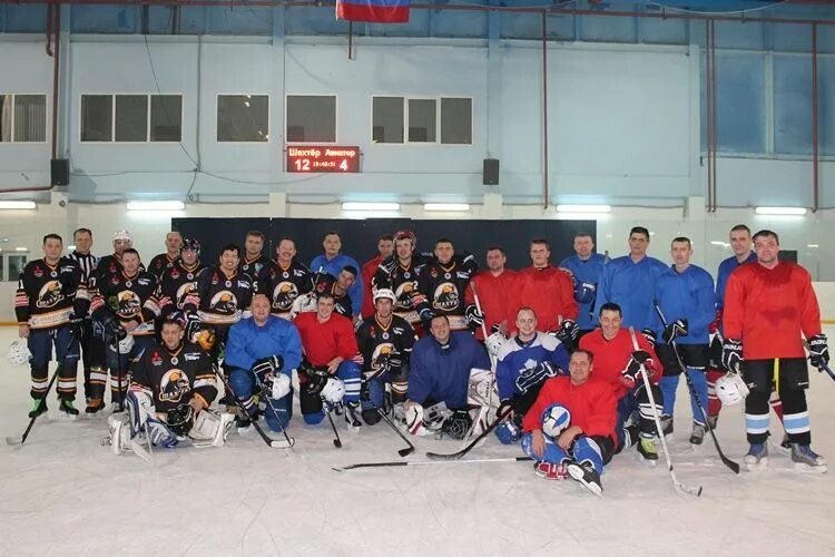 Турнир двигателя. Турнир двигателя. Хоккейные соревнования балтаси. Кристалл саратов дети. Карельские медведи петрозаводск хоккей.