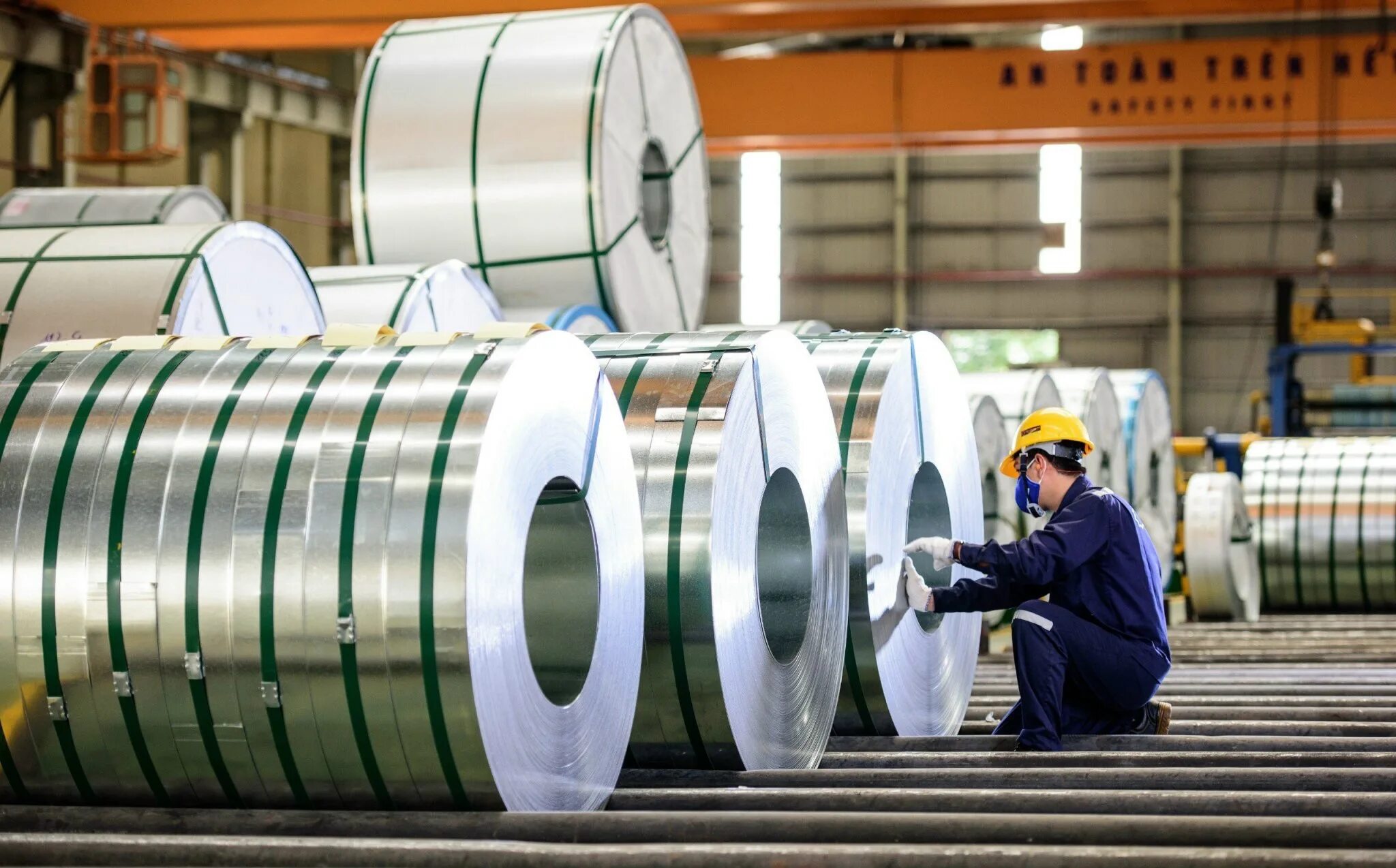 Baoshan iron and steel co ltd ec21. Steel factory. Машина непрерывного литья заготовок мнлз. Baosteel в шанхае. Baoshan iron and steel co.