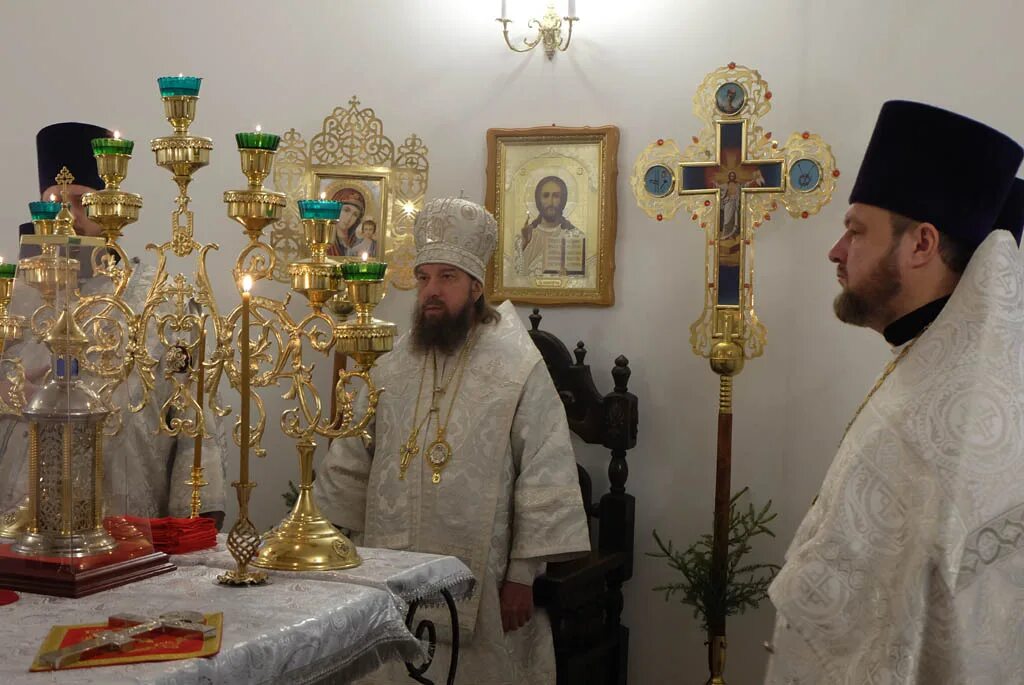 крещение 2022 служба в храме астрахани. астрахань богослужение в русской церкви. астрахань рождественская ночная служба в церкви покрова. христорождественская церковь астрахань. сотрудник.