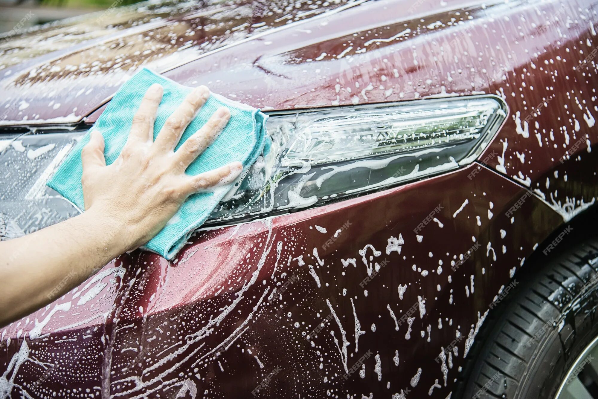 I have my car washed. Мытье автомобиля. Ручная мойка для автомобиля. Мойка кузова автомобиля. Бесконтактная мойка автомобиля.