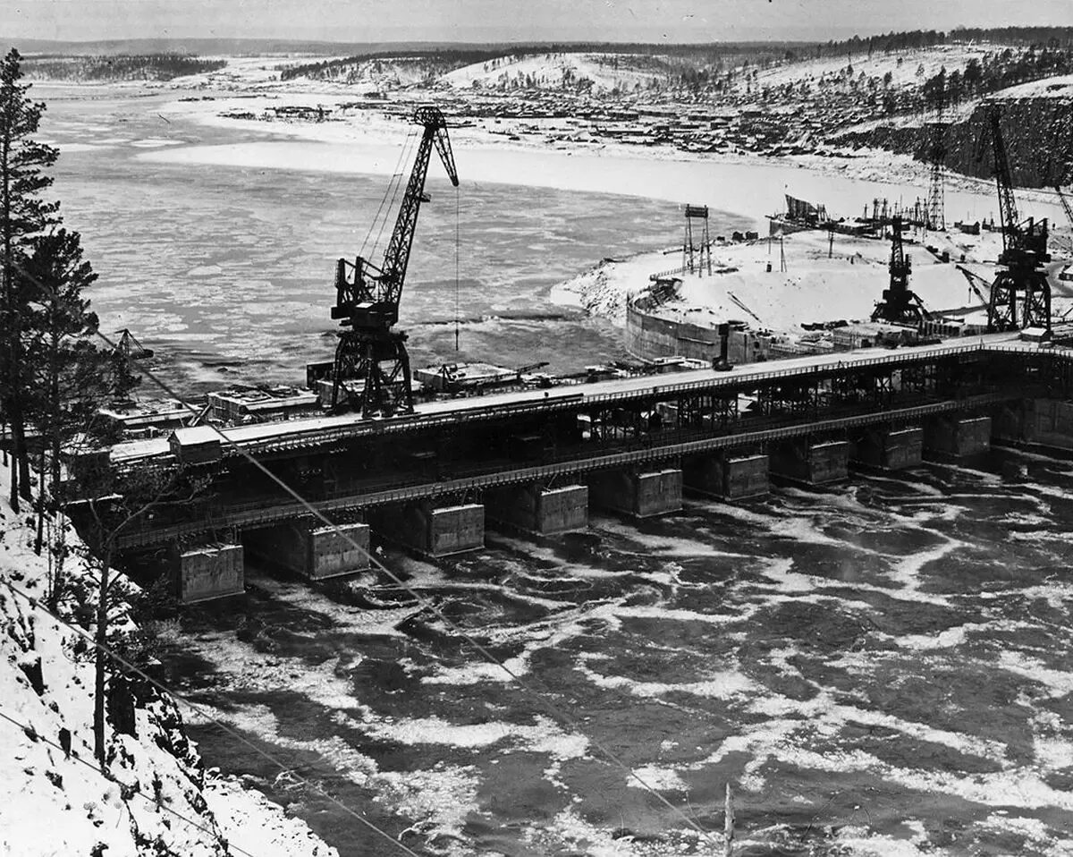 Стройка братской гэс. Стройка гэс братск. Братская гэс история. Первостроители братской гэс. Братская гэс ссср.