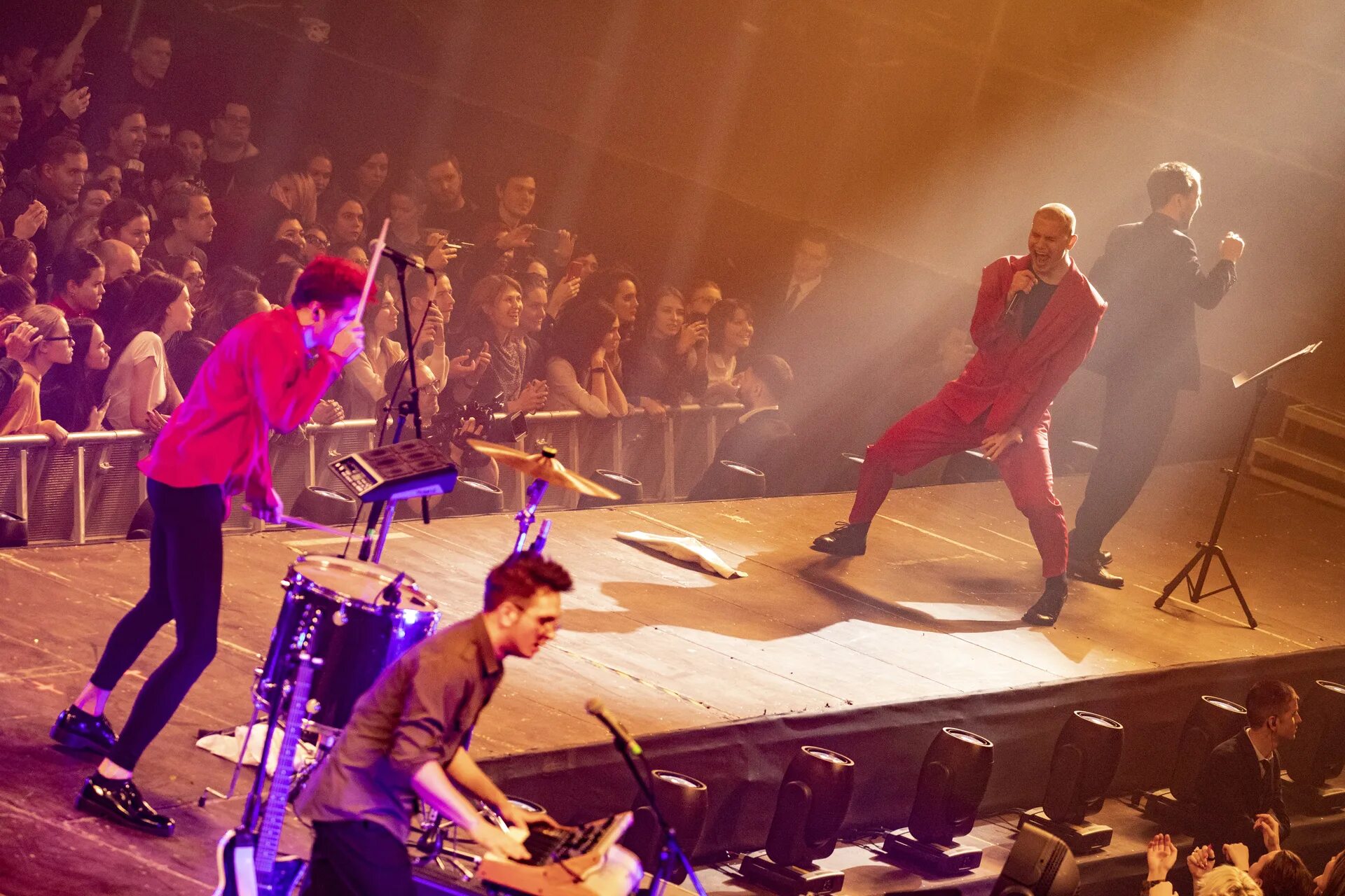 Shortparis 2022. Shortparis концерты. солист группы shortparis. Shortparis екатеринбург концерт 2022. группа шортпарис концерт.