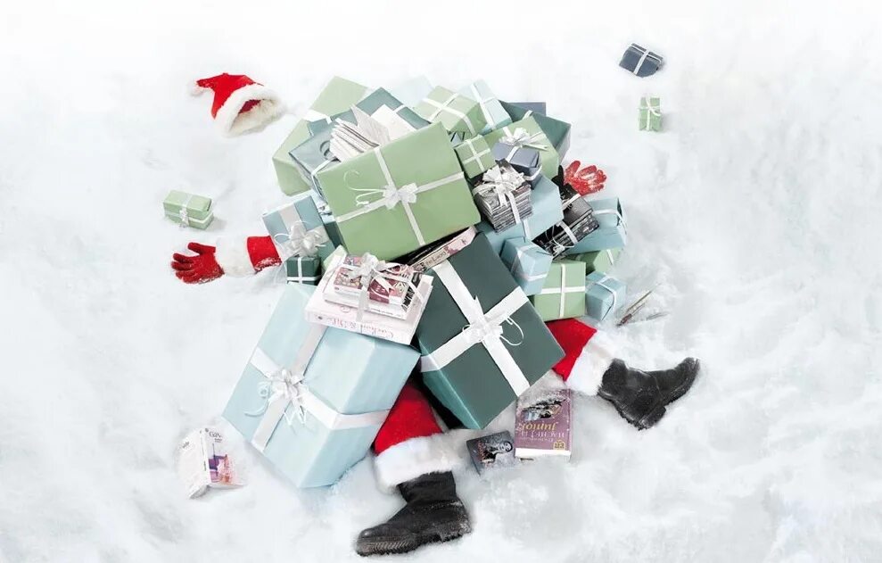 корпоративные новогодние шары. креативная реклама новый год. баннер с новым годом. с новым годом креатив. фейерверки реклама креативная.