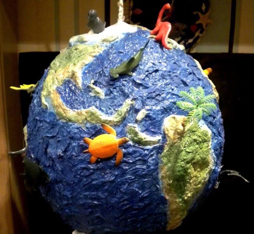 Как сделать земной шар. Поделки на тему космос. Макет земли. Поделка Глобус. Макет планеты земля.