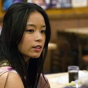 Chiroyli yalangoch oriq qizlar