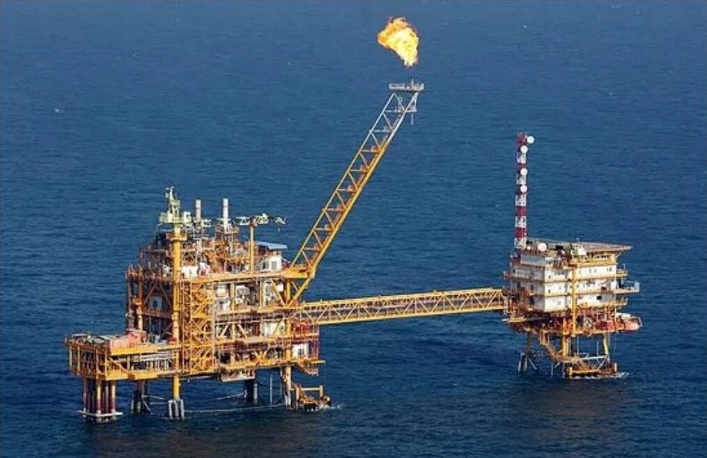 Oil Rig Nigeria. Легкая нефть. Свет нефти. Crude Oil in Ghana. Легкая нефть 2