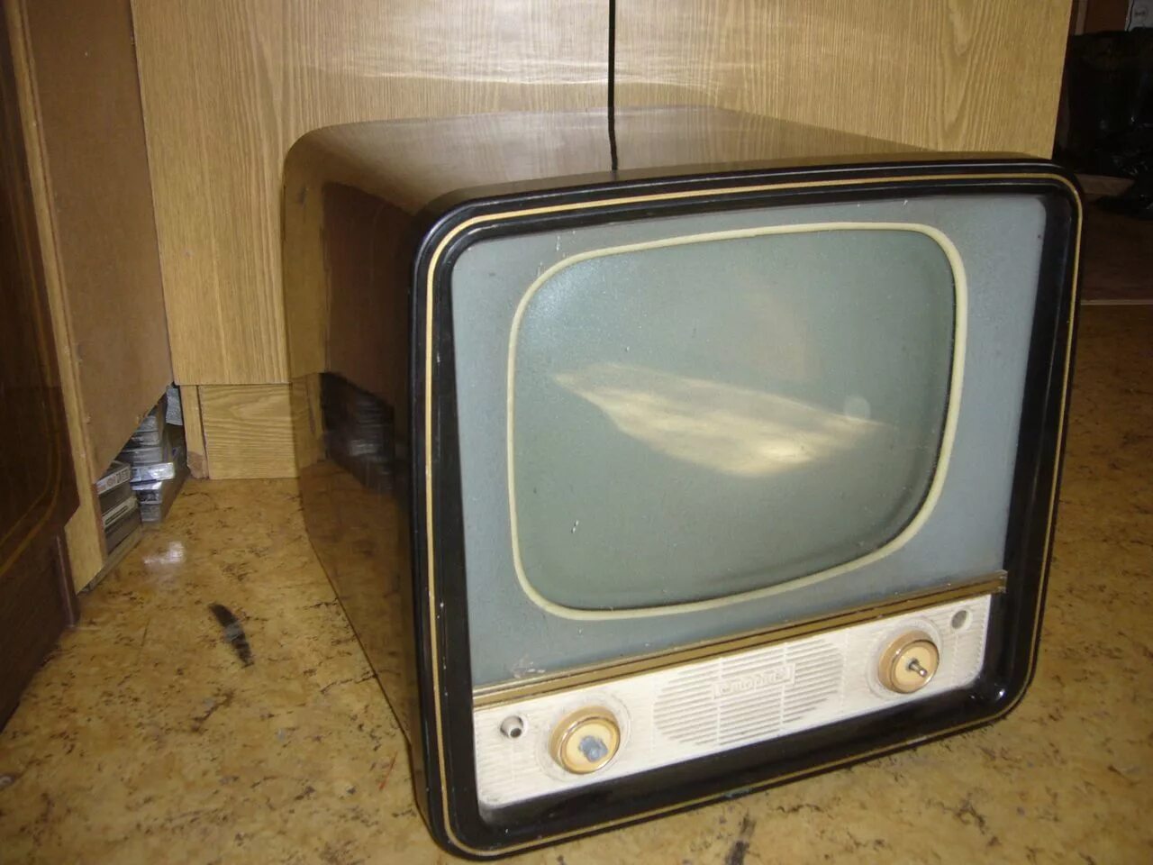 Телевизор старт 3 сбоку. Телевизор старт 1. Ламповый телевизор старт 4. Телевизор СССР старт 3 1959.