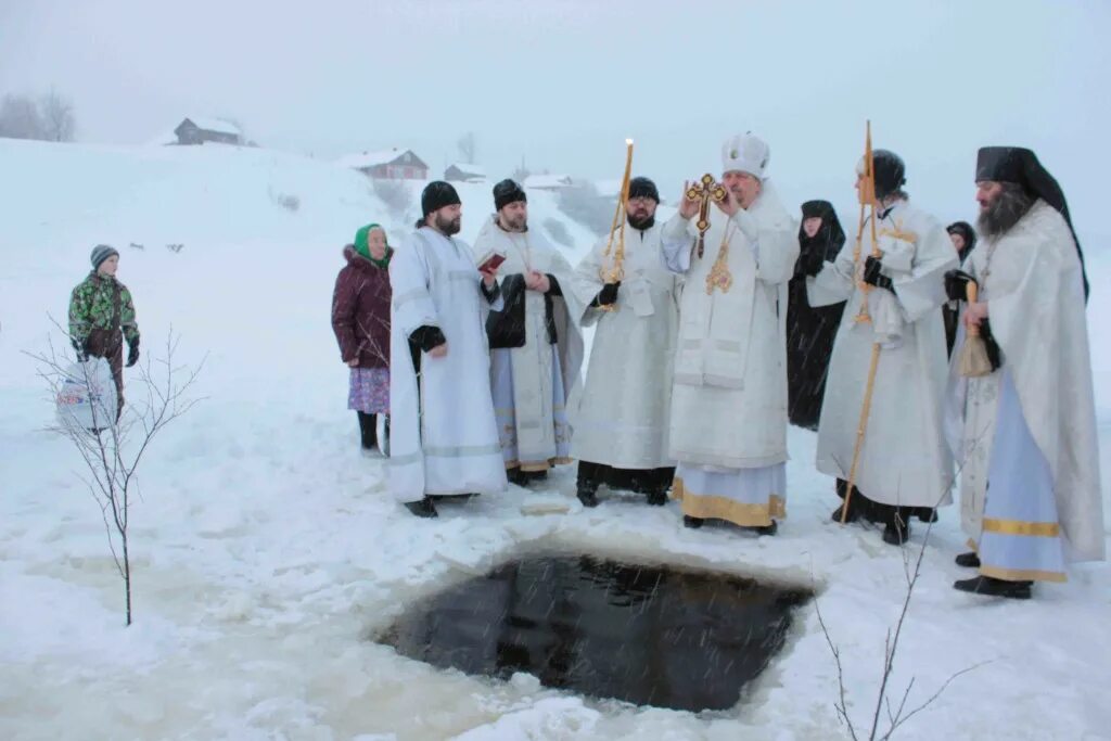 тропарь крещения господня. иоанн креститель на реке. во иордане крещающуся. во иордане крещающуся тебе господи. икона крещения с тропарем.