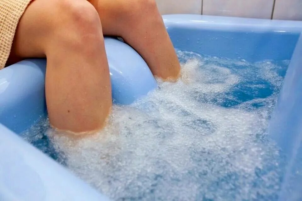 Водолечение вихревые ванны. Водяные ванны для ног. Вихревая ванночка для ног. Ножные вихревые ванны. Закаливание взросл