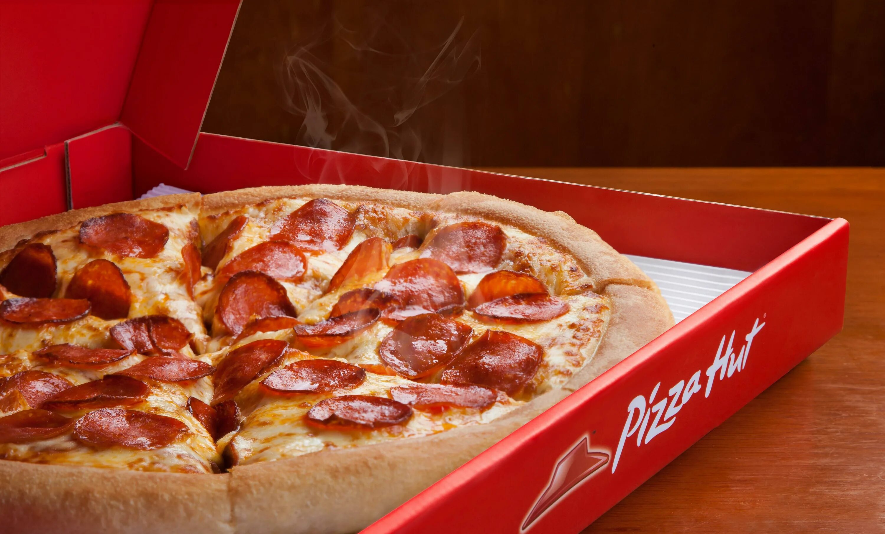 Пицца хат заказ. Pizza Hut пепперони. Pizza Hut Ереван. Пицца хат хот дог борт. Пицца хат мясная.