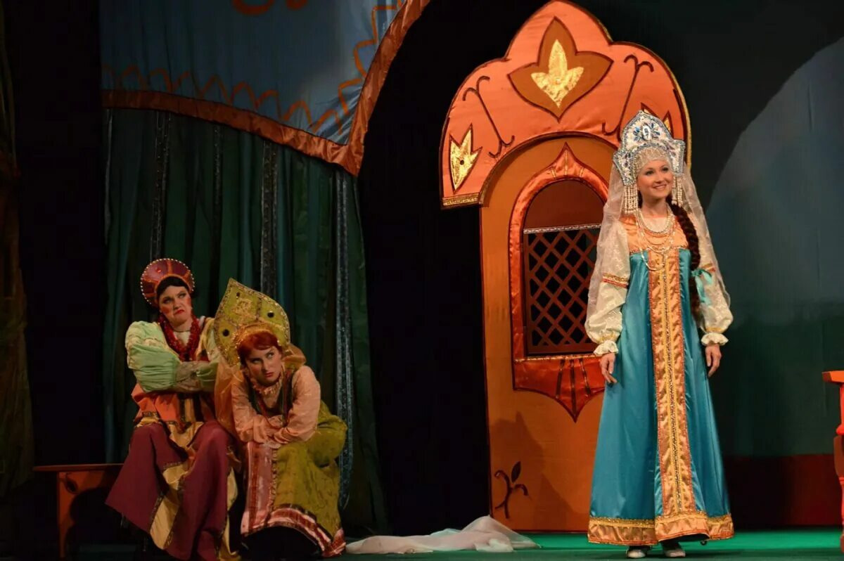 спектакль царевна лягушка. рязанский дворец молодежи спектакль царевна лягушка. драматический театр шадринск сказка царевна лягушка смотреть. царевна лягушка юбилейный смоленск. царевна-лягушка фильм 2000.