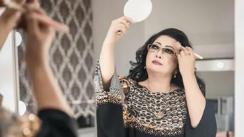 Kirli tagliklarni yalash surati