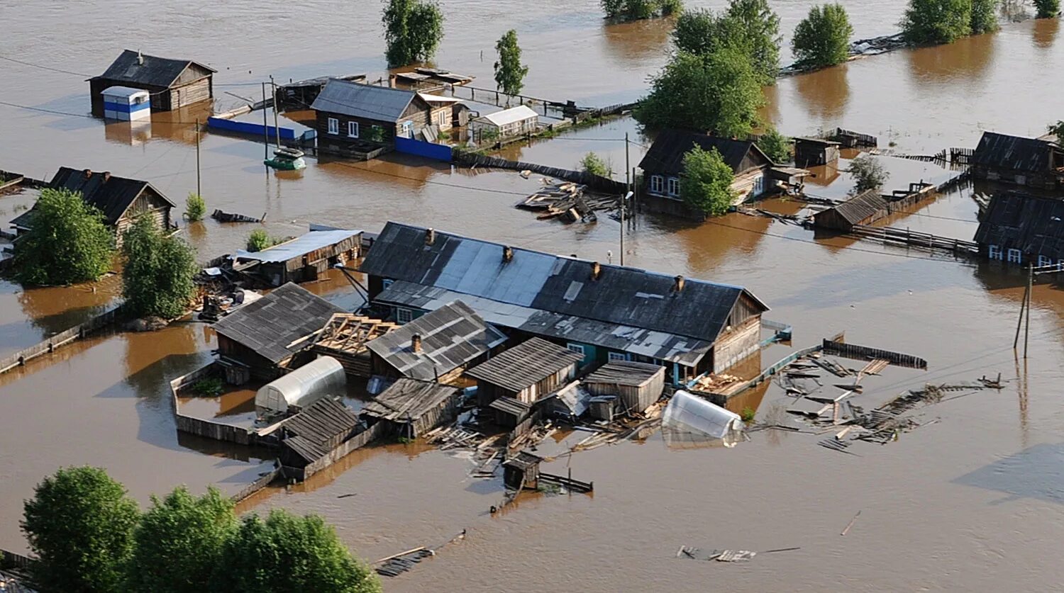 Flood natural disaster. Наводнение в Иркутской области (2019). 7 Июля 2001 года в Иркутской области наводнение. Хатукай наводнение 2002. Киренск наводнение 2001.