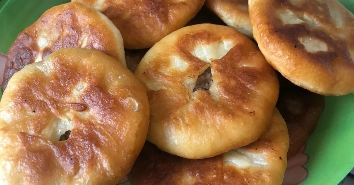 Рецепт беляшей на кефире с фаршем. Калинина беляши. беляши на кефире. тесто для беляшей. вкусное тесто для беляшей.