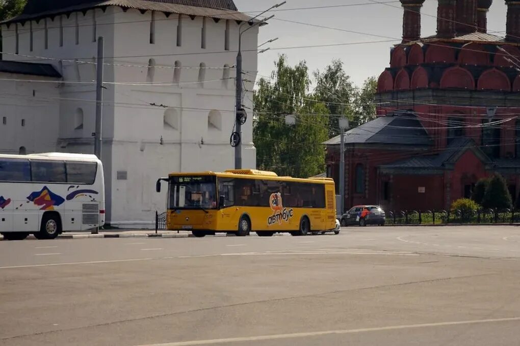 1 июня автобусы. Автобус фото. Ярославский автобус. Автобус 51 Ярославль. Посёлок Куйбышева Ярославль.