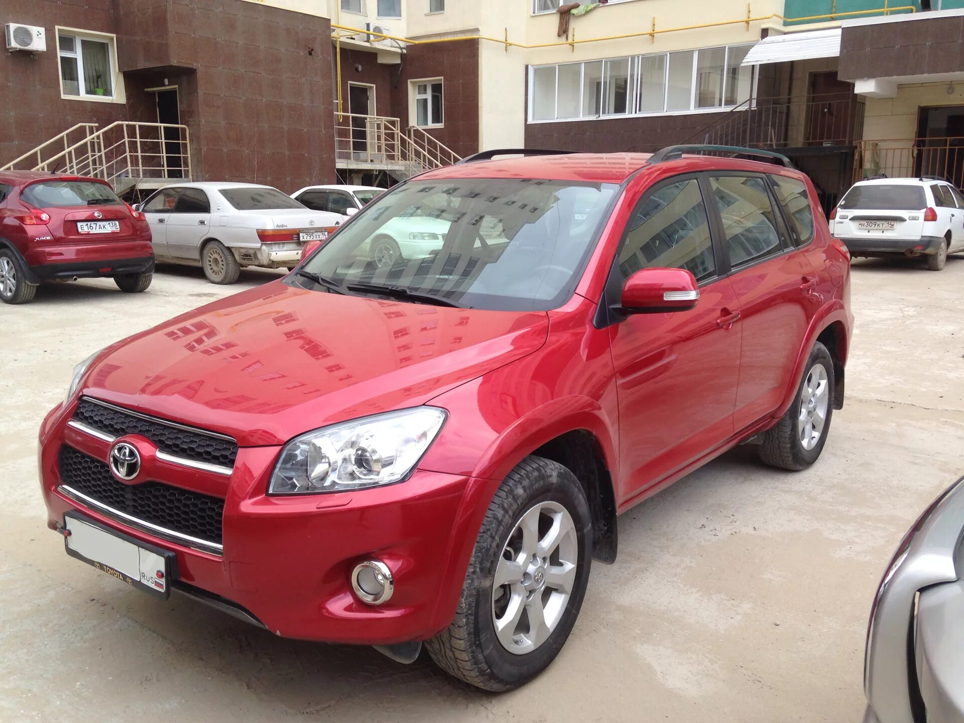 Купить рав 4 минск. Toyota rav4 2010. Рав 4 2010. Тойота рав 4 2010 года. Toyota rav4 бордовый.