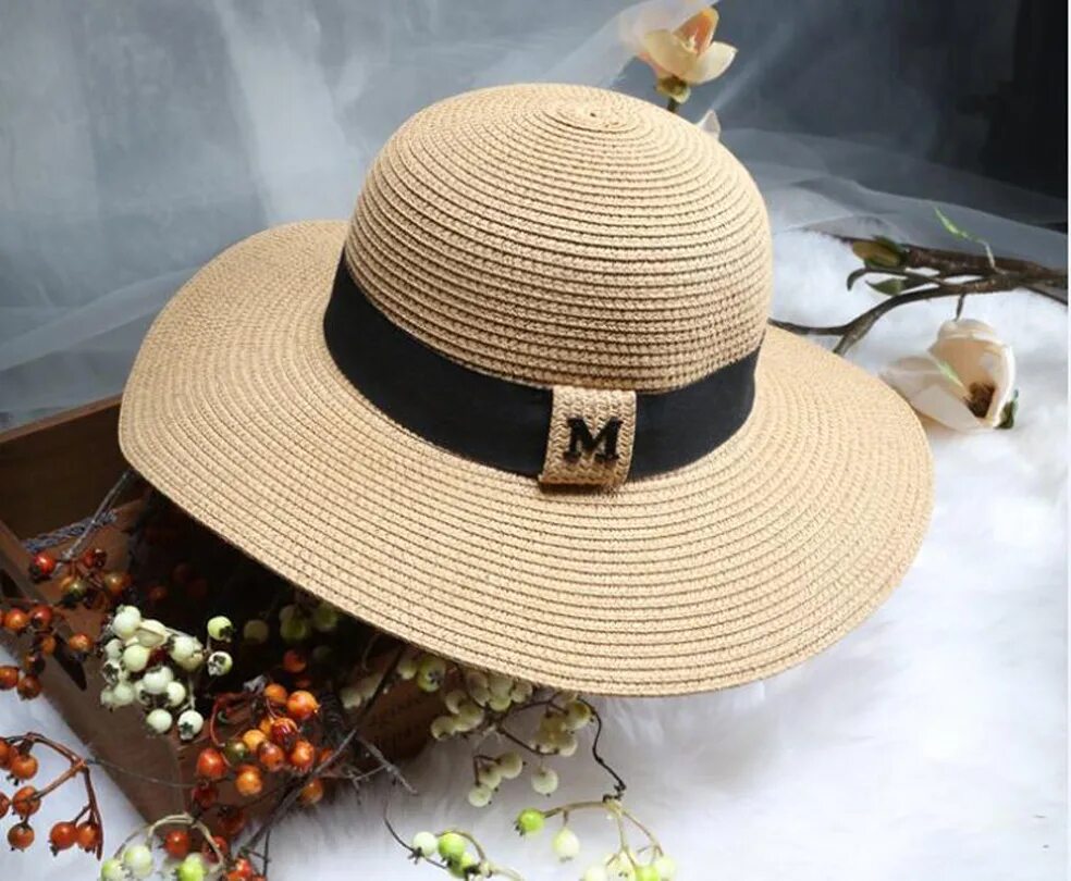 Цвет соломенной шляпы. День соломенной шляпы. Большая соломенная шляпа в Мариджоа. Коричневая соломенная шляпа. Цветовая палитра соломенной шляпы.