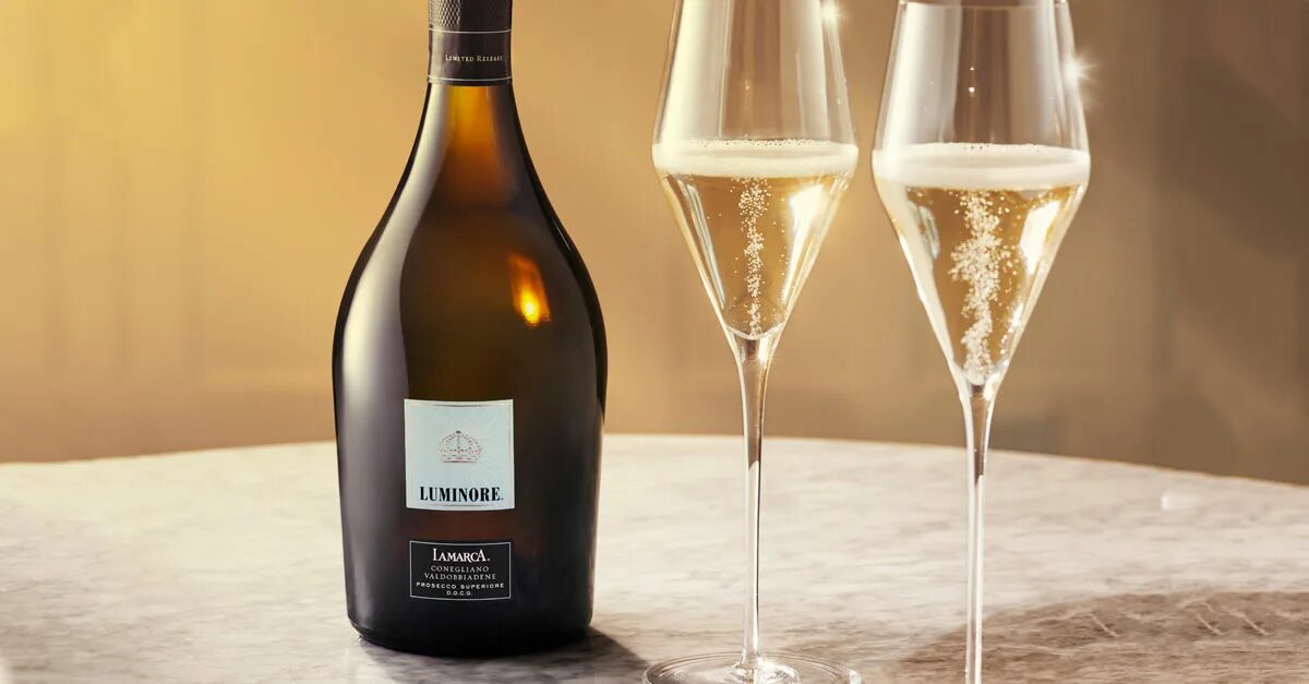 Просекко утром. Просекко вики. шампанское lamarca prosecco. просекко пузатая бутылка. бокалы для просекко.