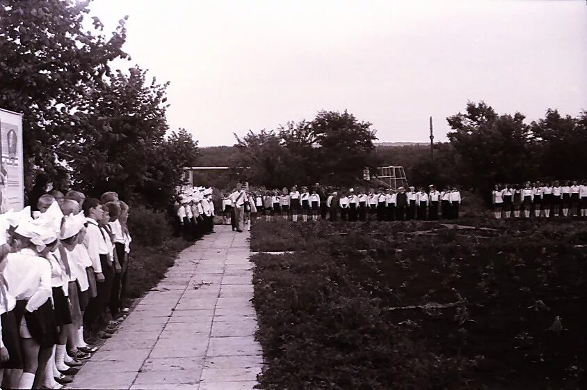 Старая збурьевка пионерский лагерь им гайдара. Озинки саратовская область. Сторожевка саратовская область. Озинки ул советская 15. Погода пионерское саратовская область.