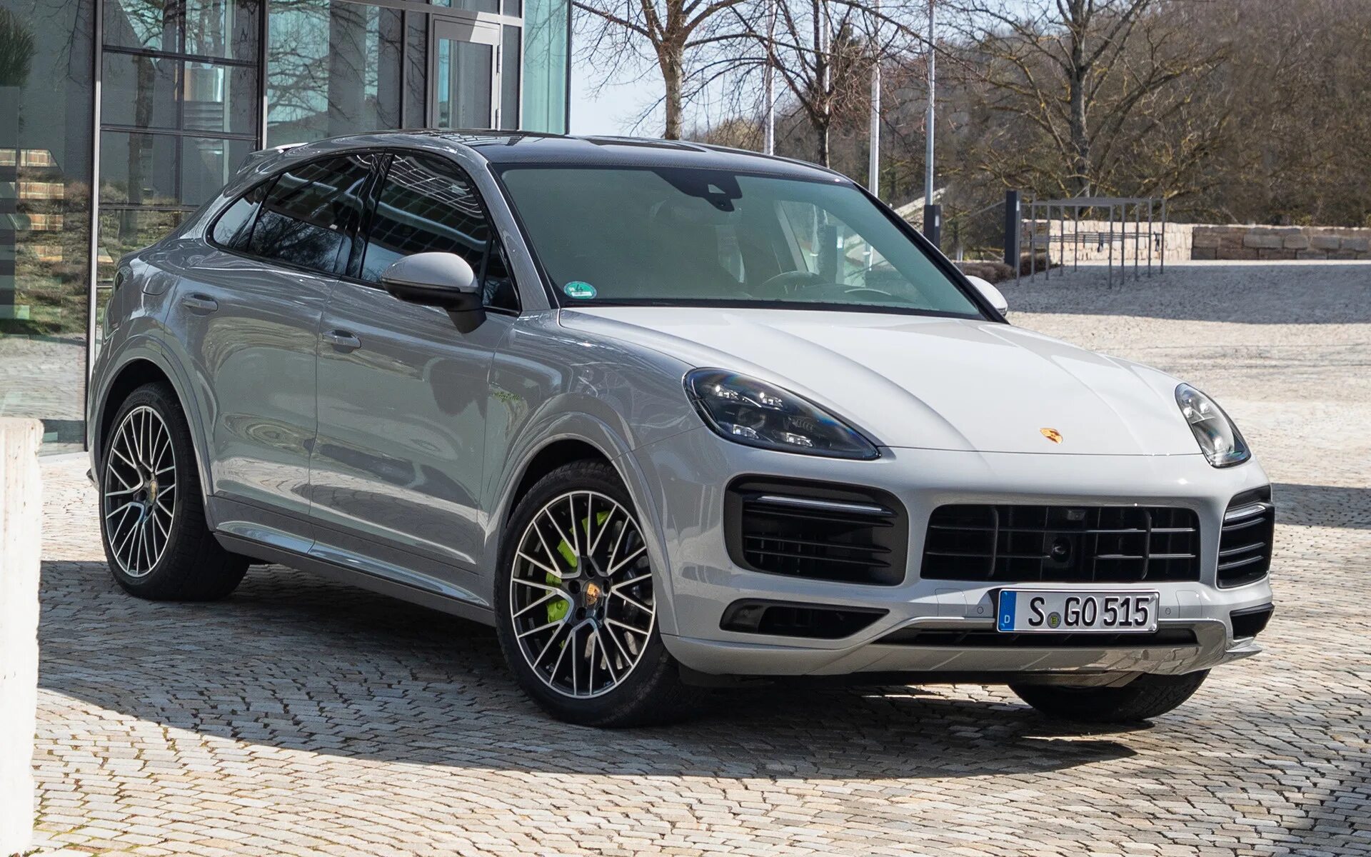 Cayenne hybrid. Porsche cayenne 2025. porsche cayenne coupe 2025. porsche cayenne coupe 2025. porsche cayenne turbo s e-hybrid 2025.