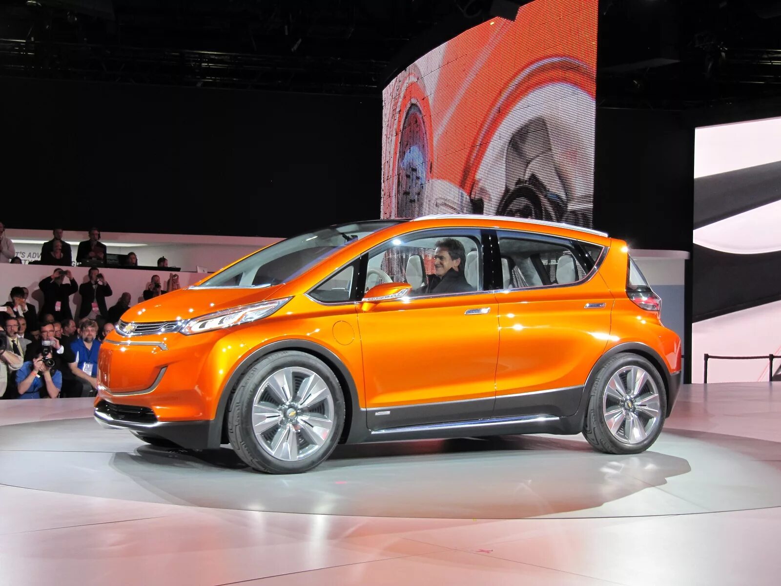 Chevrolet электромобиль Bolt. Электрокар Шевроле вольт. Chevrolet Electric car Bolt ev. Электрокар Шевроле болт.