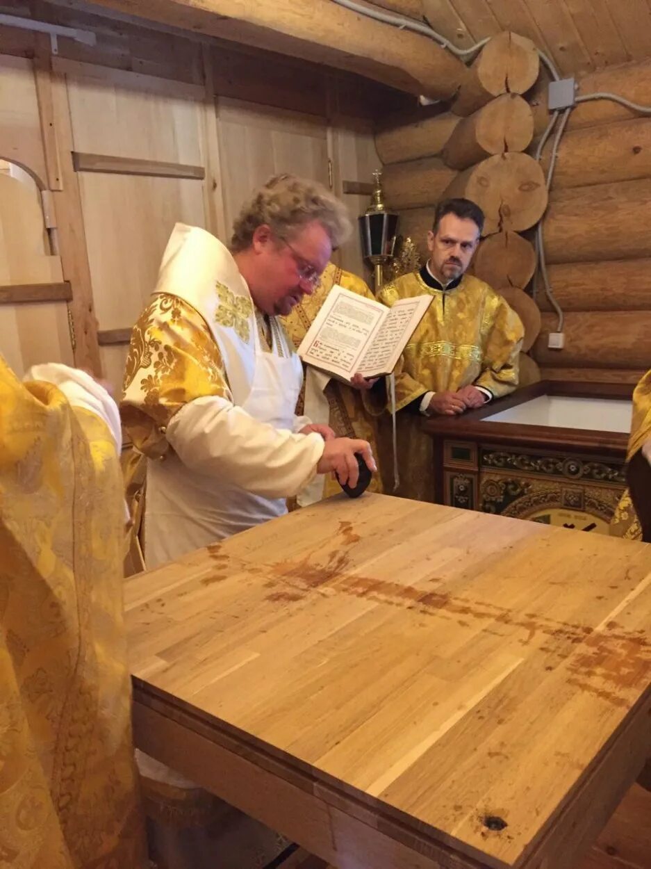 Храм священномученика вениамина. Храм мучеников российских тамбов фото праздничных служб. Церковь москольцо симферополь. Храм священномученика вениамина. Храм священномученика вениамина.