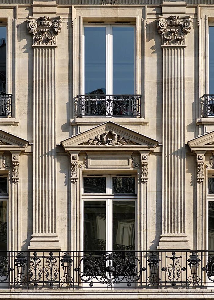 Фасадные молдинги пилястры колонны европласт. Рустовка фасада версаль. Чапаева 3 екатеринбург. Декор из пенопласта для фасада. Пилястры на фасаде.