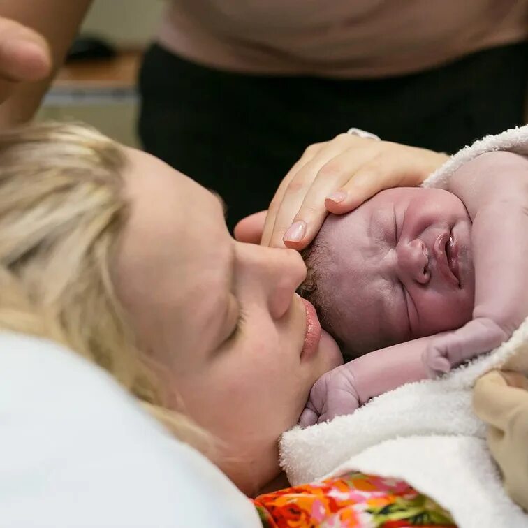 Ребенок первые дни после родов. Естественное рождение ребенка.
