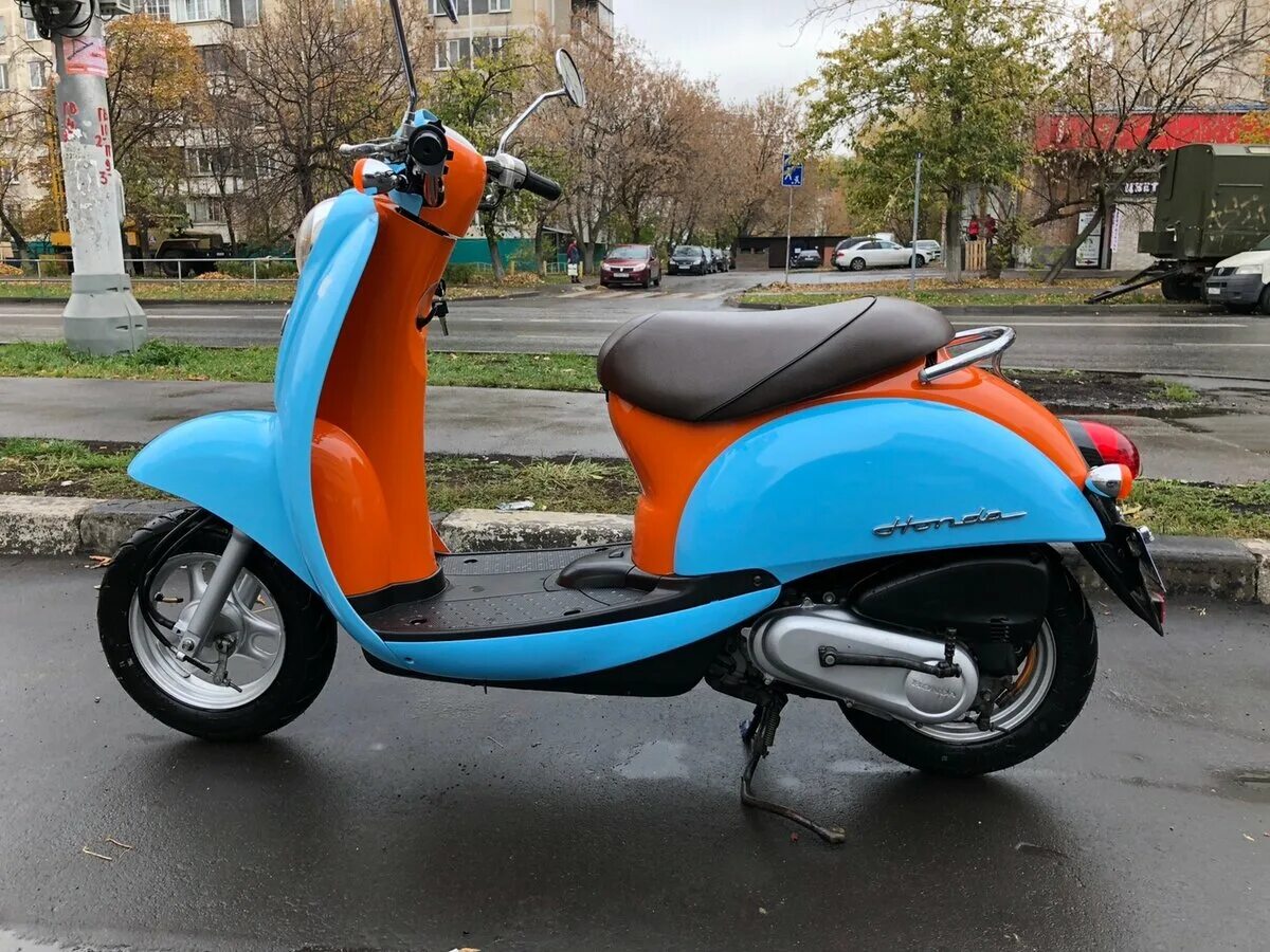 Хонда креа скупи. Хонда креа скупи. Хонда crea scoopy характеристики. Скутер honda scoopy. Хонда джорно креа коричневый.