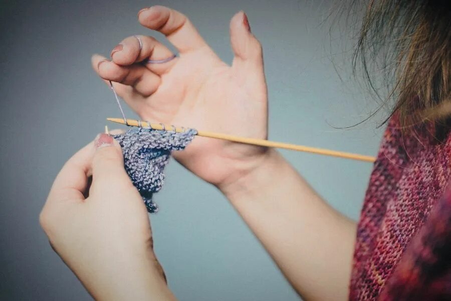 Lever Knitting вязание. Нитки распущенные. Вязание из распущенной пряжи.