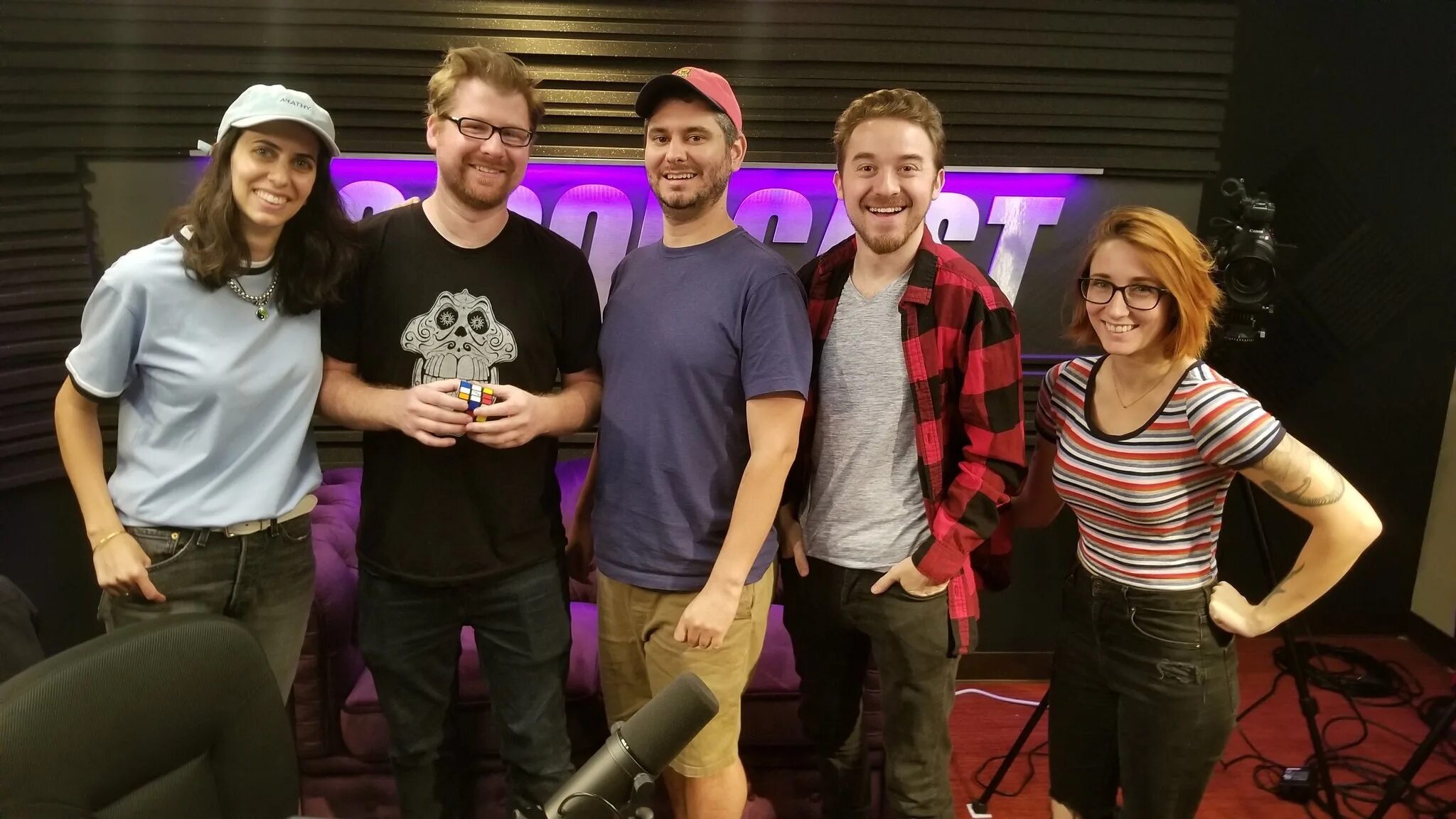 Новый хаммер h3. Включи h 3. Включи h 3. Hummer h3 бездорожье. Mrbeast girlfriend.