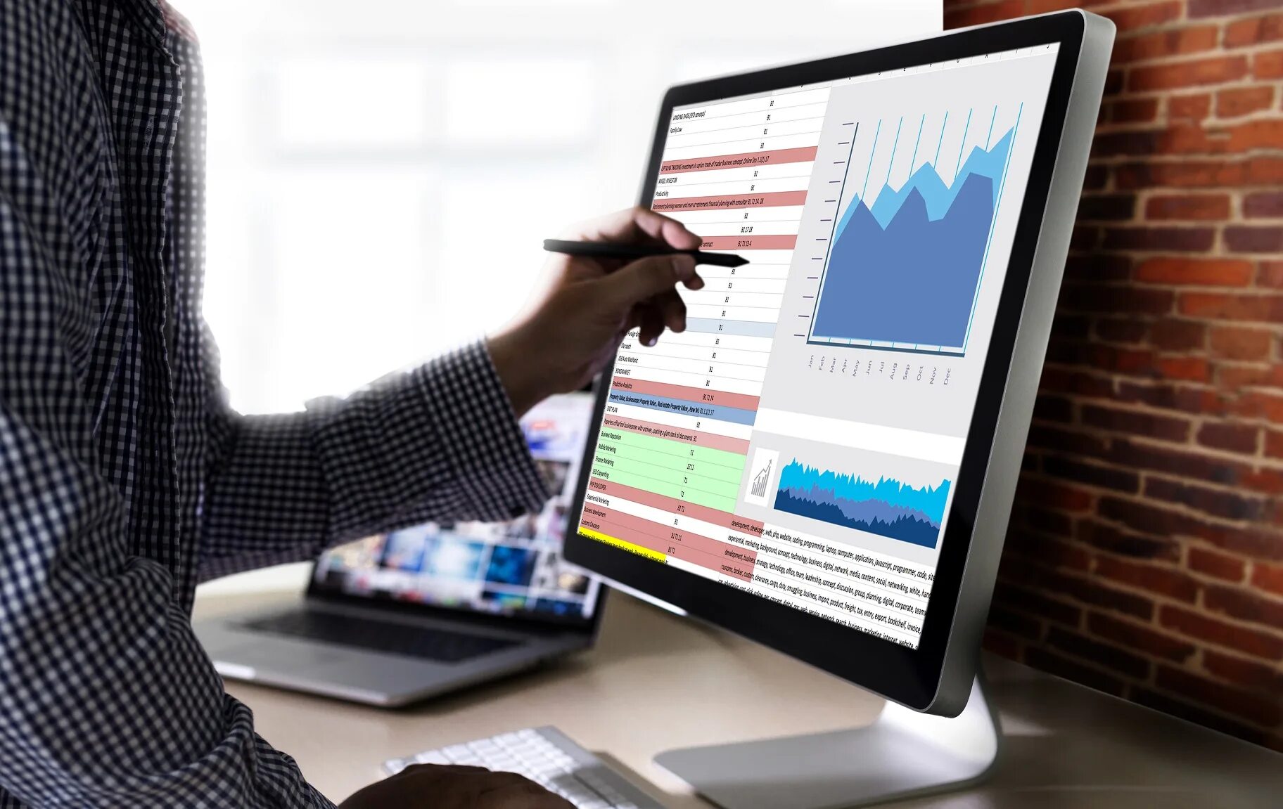 Большие данные. Маркетолог. Процесс работы с данными. It компания. Работа с данными в бизнесе.