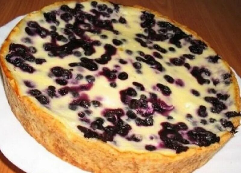 Пирожки с черникой. Рецепт приготовления пирога с черникой. Пирог с черникой. Творожно черничный пирог. Финский черничный пай.