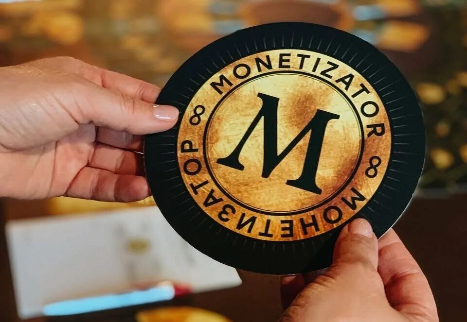 Игра монетизатор бермуда. Монетизатор. Монетизатор экспертов логотип. Игра монетизатор лого. Монетизатор.