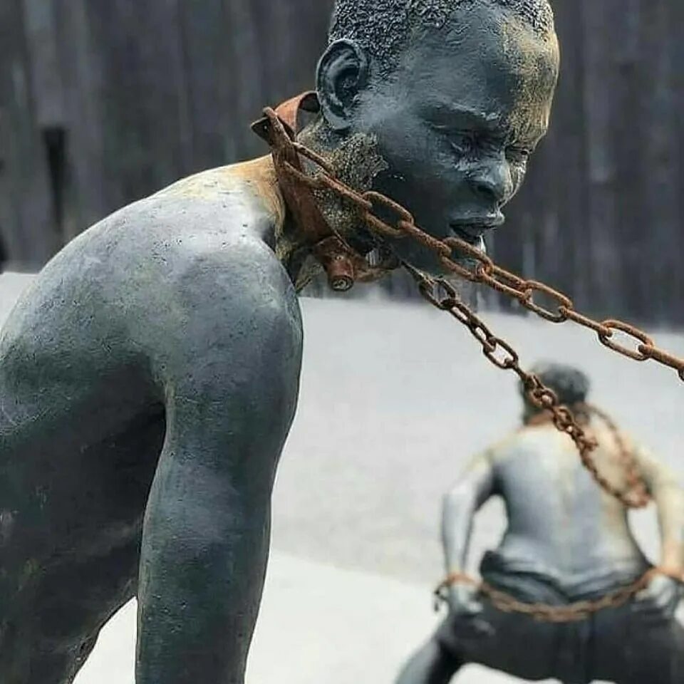 Негр на цепи. Черные рабы.