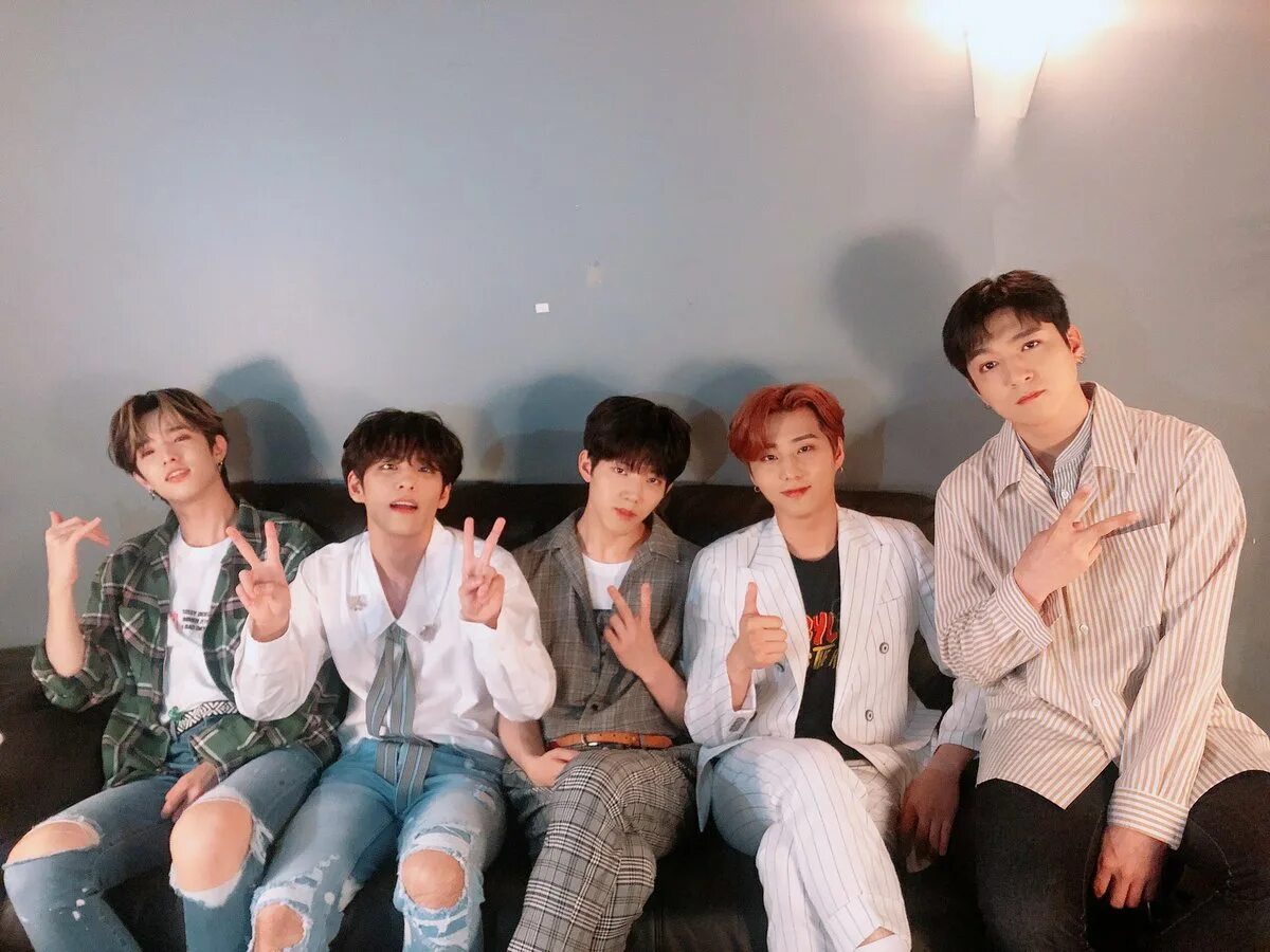 Группа map6. Группа day6 участники. Ab6ix. Группа 8turn kpop участники. Мужская группа.