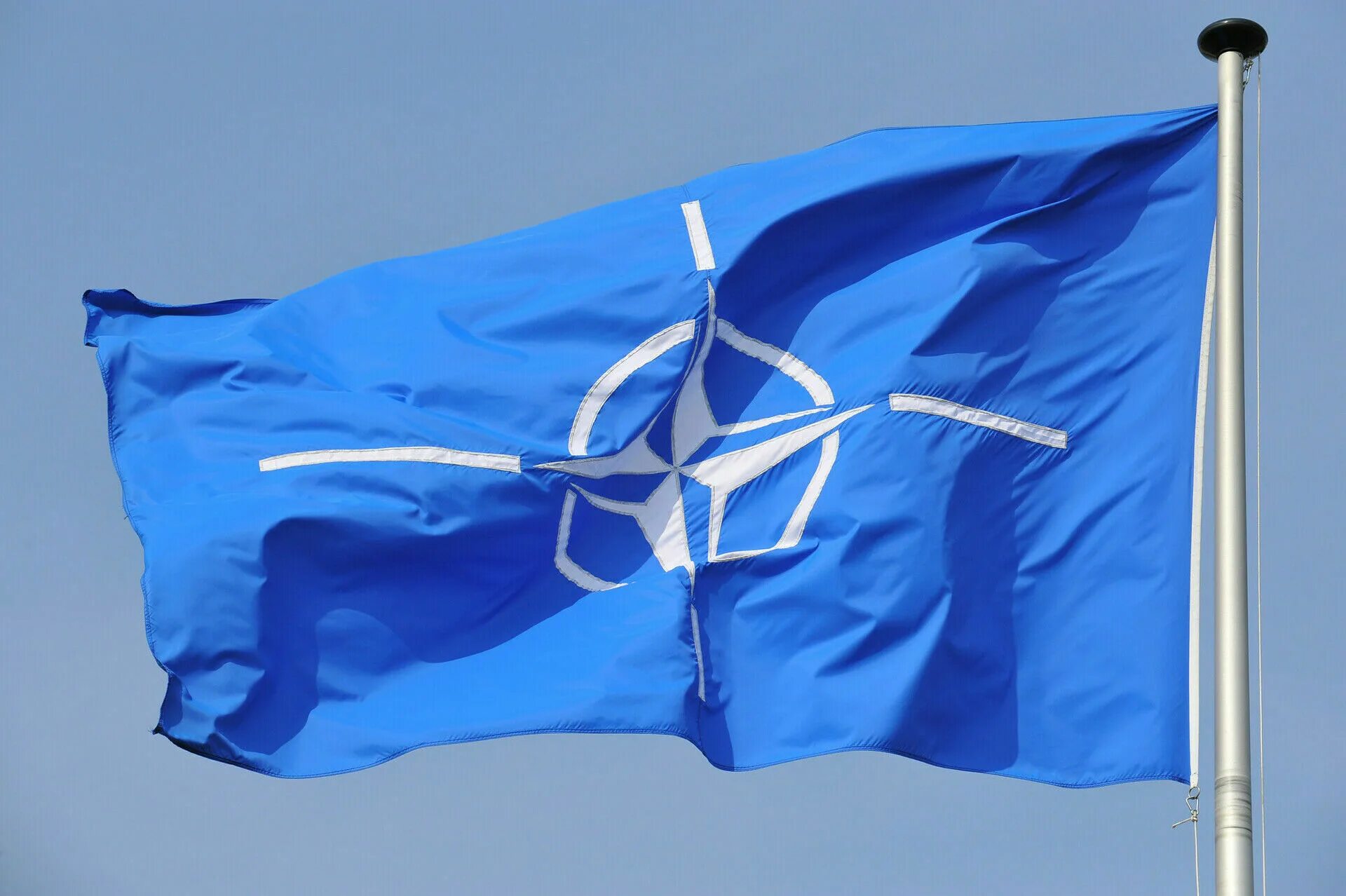 Нато ход. Флаг НАТО флаг НАТО. Синий флаг НАТО. Флаг НАТО 2022. Прапор НАТО.