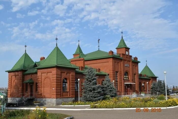 Арский татарстан. Арск татарстан. вокзал арск татарстан. арск железнодорожный вокзал. жд станция арск татарстан.