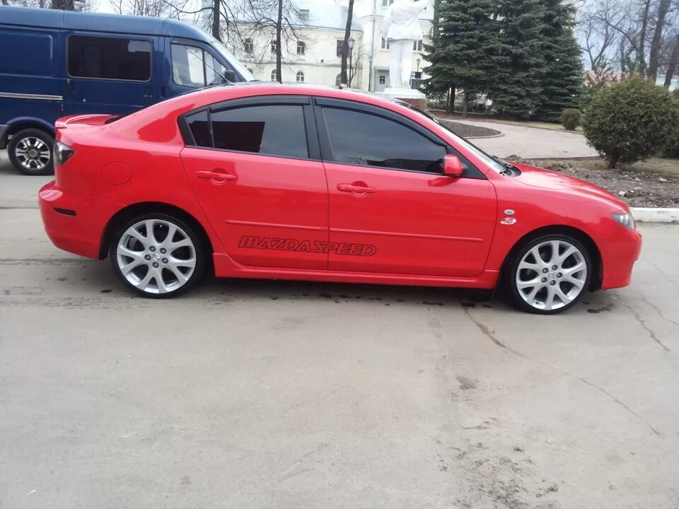 Колеса мазда 3 бк. Mazda 3 BK r18. Mazda 3 BK диски r18. Мазда 3 БК седан на 18 дисках. Mazda 3 BK красная на литье.