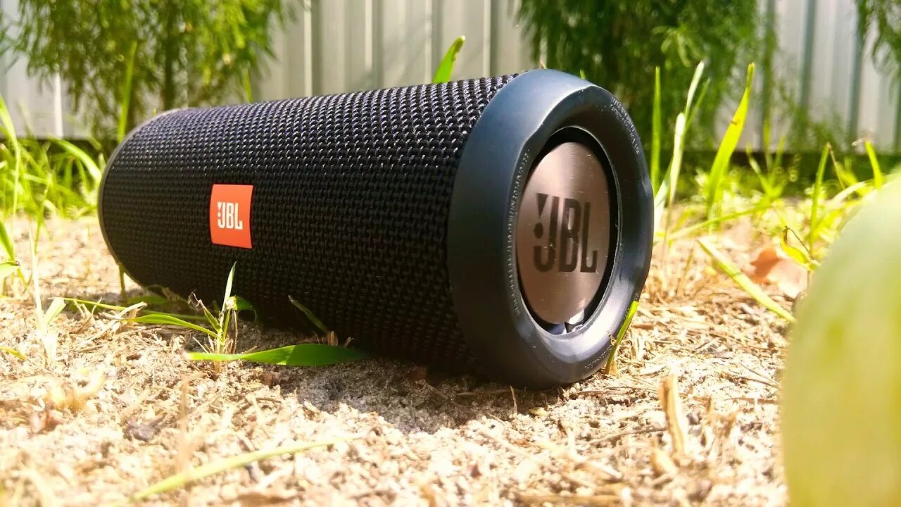 Как включить басс на jbl