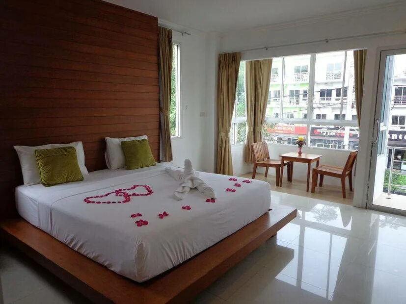Patong princess. Отели патонга пхукет 3 звезды patong. отель луна патонг.