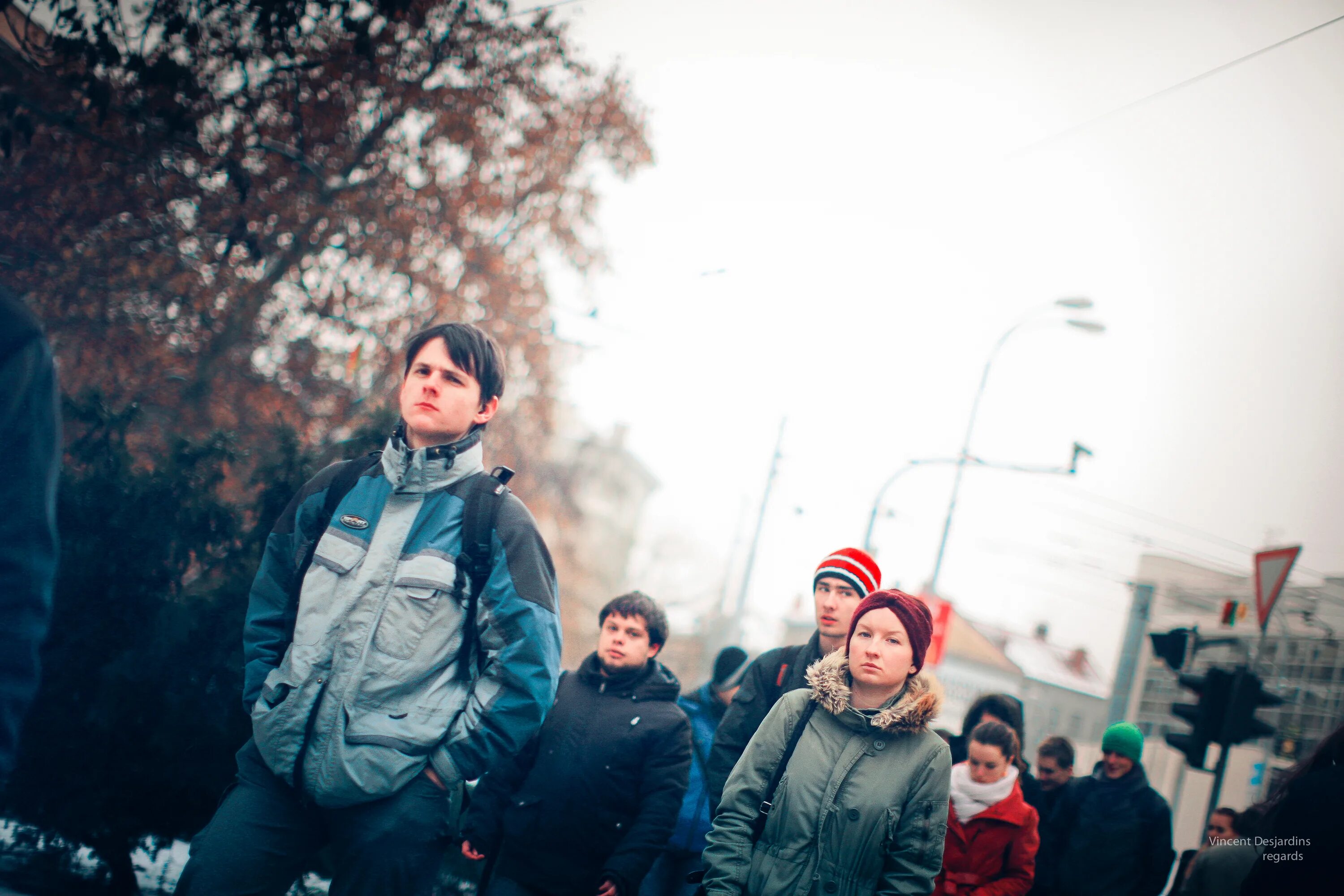 Шумят люди на улице. Толпа людей в Чехии. Толпа людей на улице зимой. Czech Republic crowd.