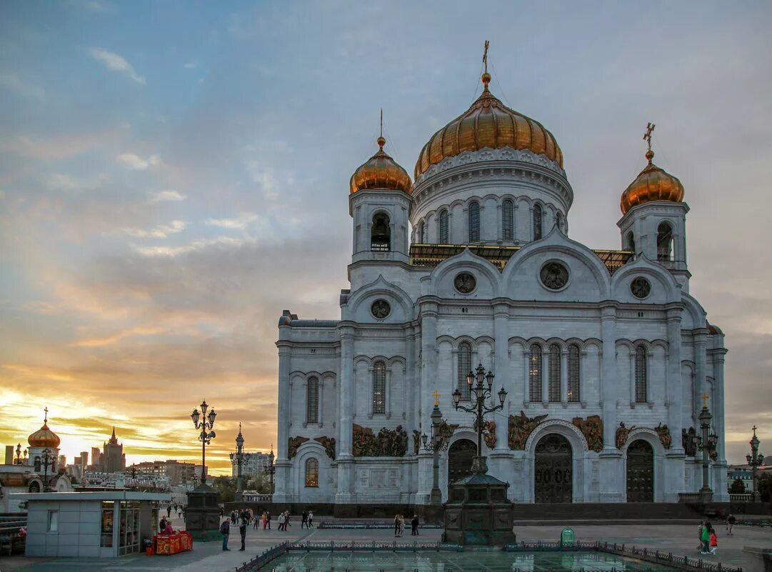 Храм рождества христова, мытищи, новомытищинский проспект, 6. Храм христа мытищи. Ольги в храме василия блаженного. Рождественская церковь мытищи. Фрески собора василия блаженного в москве водоросль.