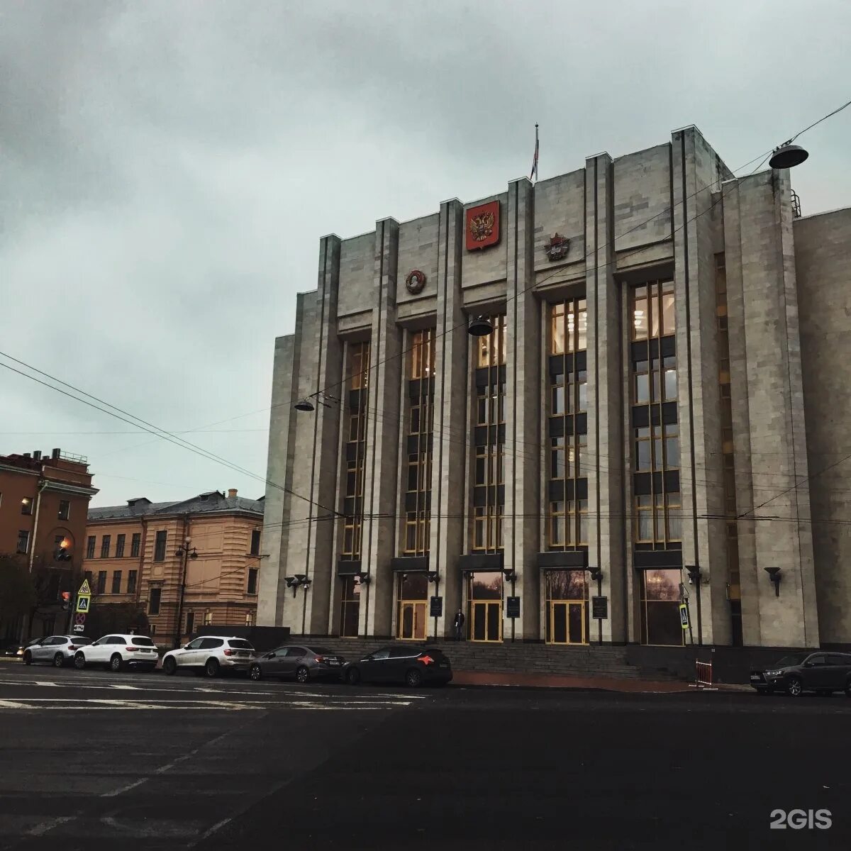 законодательное собрание санкт-петербурга. ленинградская область законодательный орган. законодательное собрание ленинградской области здание. закс ленинградской области здание. ленинградская область законодательный орган.