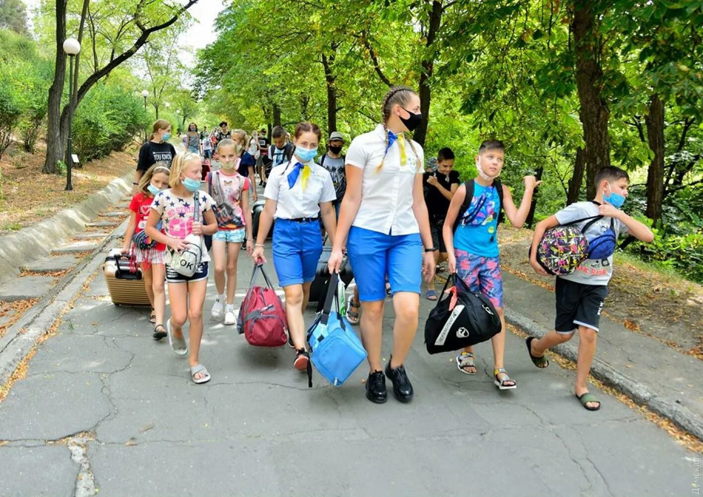 Г 15 лето. Детский лагерь молодая гвардия Одесса. Детские лагеря. Отъезд детей в лагерь. Дети в лагере.