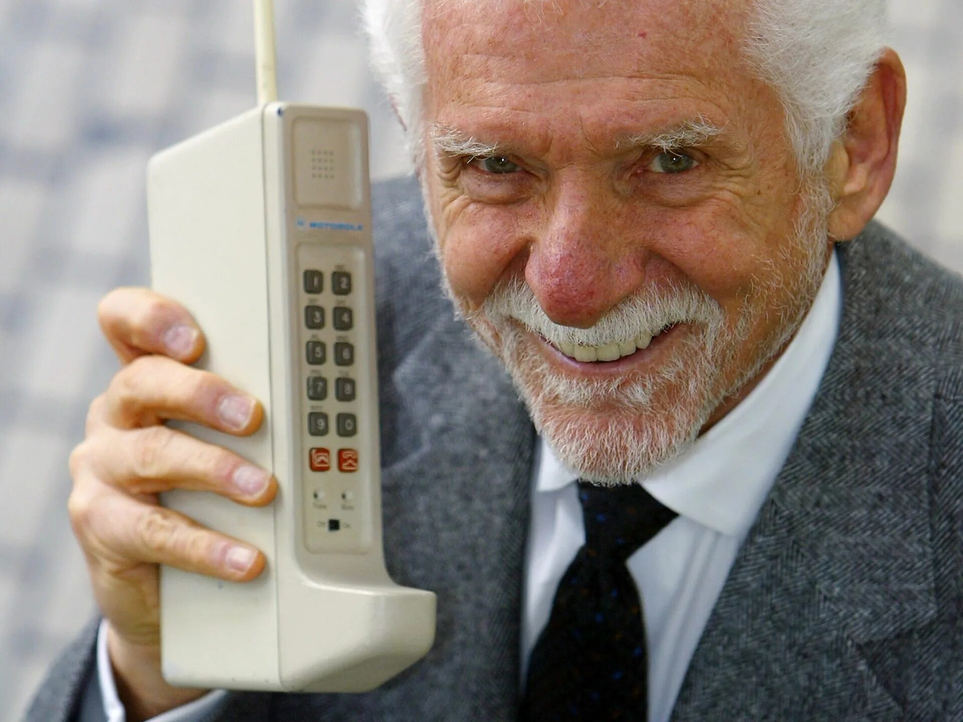 Motorola DYNATAC 8000x. Motorola DYNATAC 8000x 1983 год. Первый user