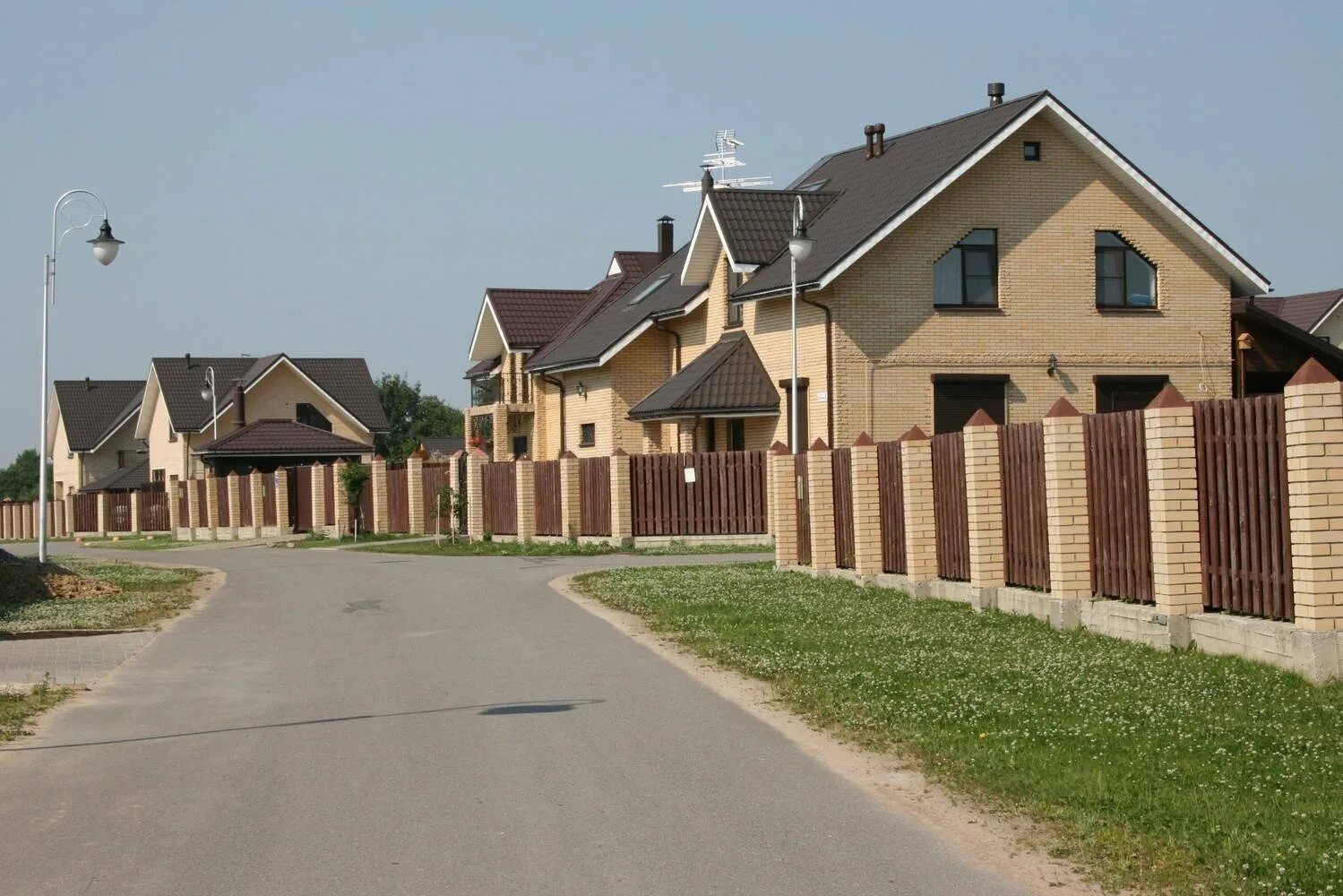 Красная горка рязань коттеджный поселок. Красная горка новосибирск. Дом красная горка. Дома красная горка. Красное село коттедж.