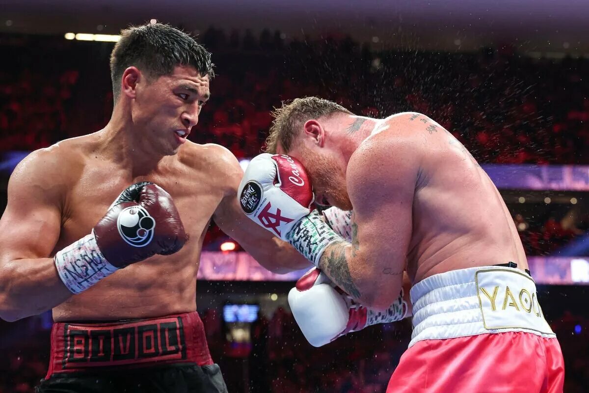 Бокс бой канело. Бокс бой канело. Canelo bivol бой. Бокс бивол альварес. Бокс бой канело.