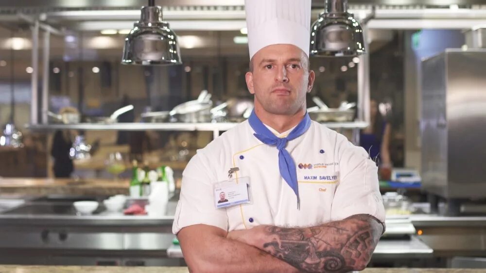 Марк богатырев кухня. Сериал кухня максим лавров. Кирилл русецкий шеф повар. Макс шеф повар. Максим лавров.